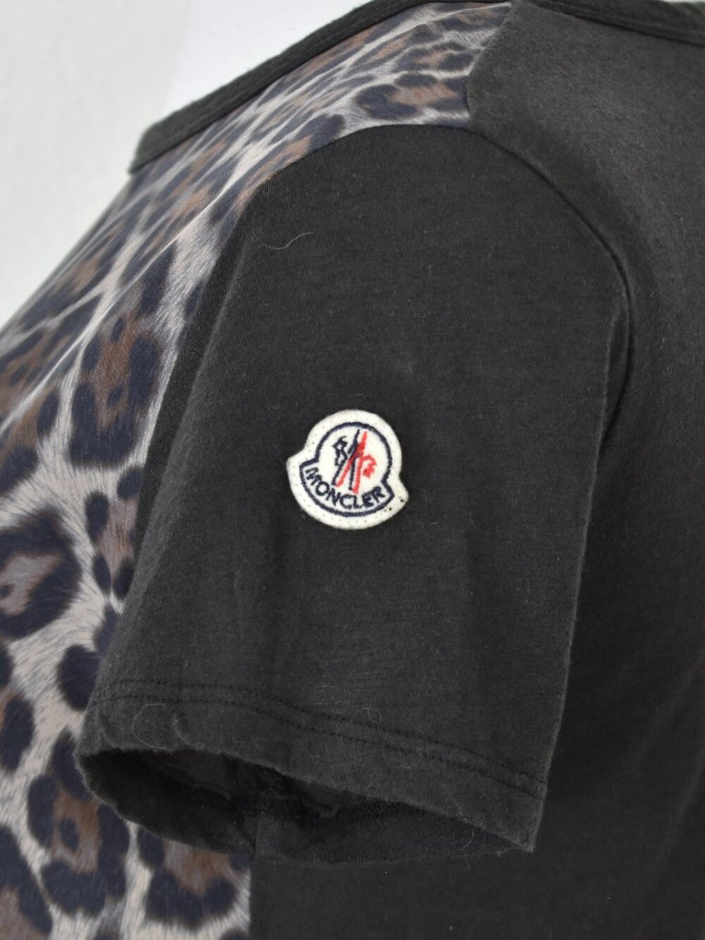Moncler Maglia Girocollo Leopard Silk Wool Crew Neck T-Shirt - S - Picture 9 of 15